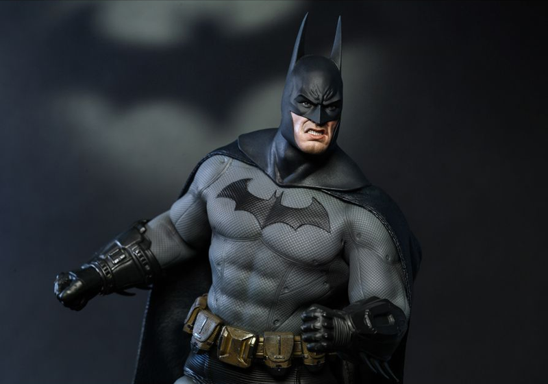 Illustration for article titled This Hot Toys Batman might be the burliest action figure ever